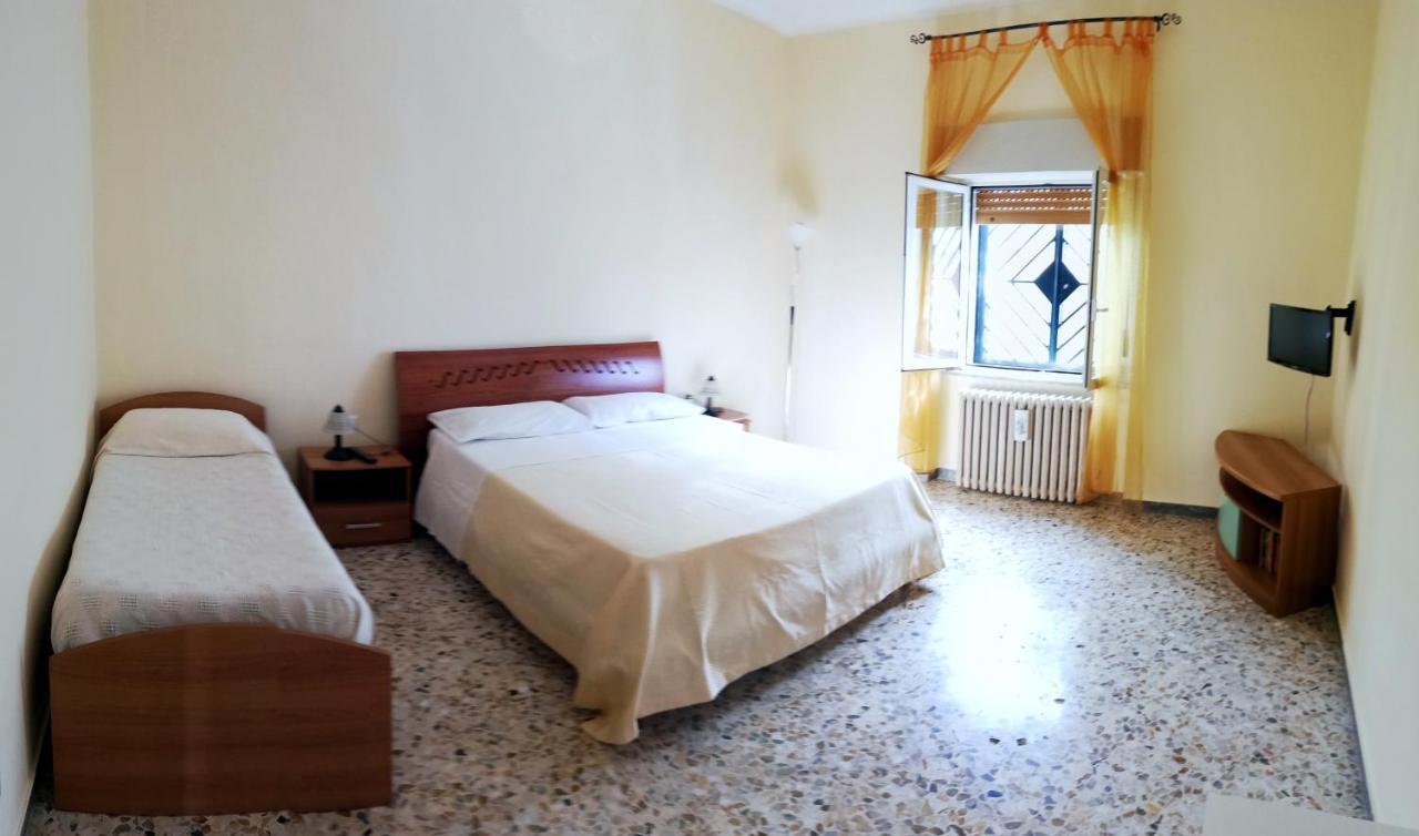 Lucia'S Apartaments Bari Buitenkant foto