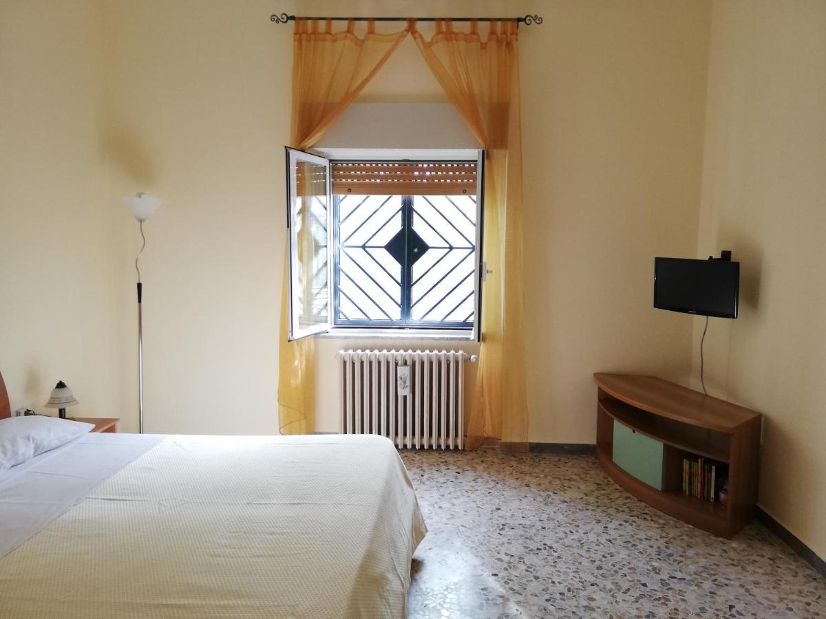Lucia'S Apartaments Bari Buitenkant foto